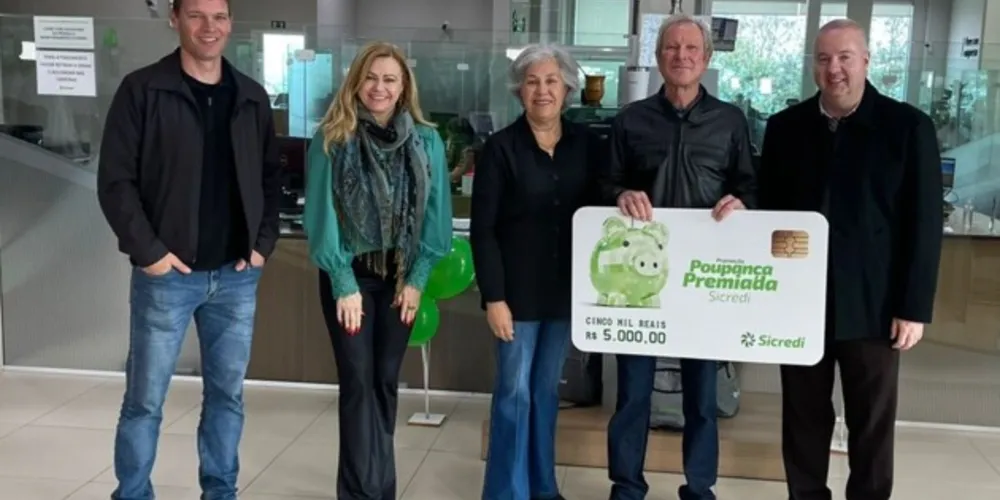 Ganhador foi recebido pela equipe da Agência Carambeí para uma comemoração na última semana