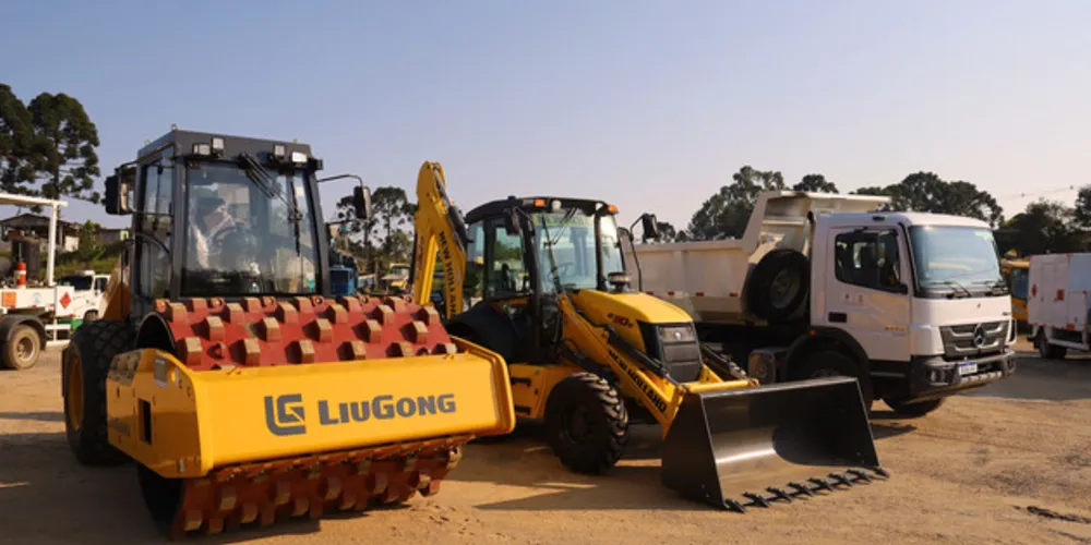 Equipamentos vão auxiliar na manutenção de estradas rurais no município