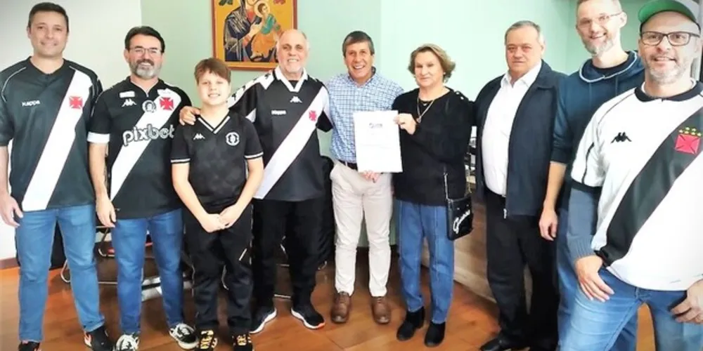 Entrega dos computadores permitirá a criação de uma sala virtual