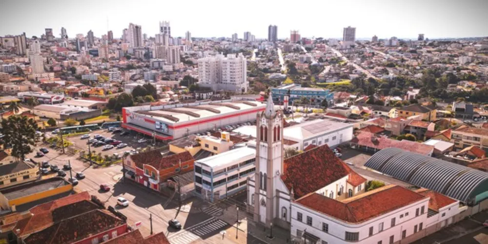 Igreja Imaculada Conceição fica no bairro de Uvaranas