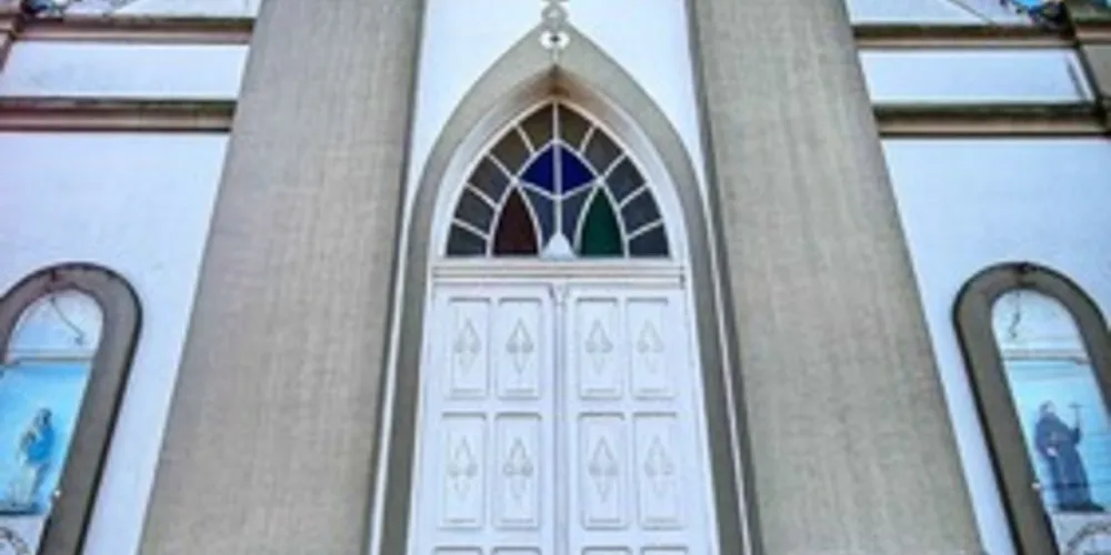 A Igreja Imaculada Conceição fica no bairro de Uvaranas