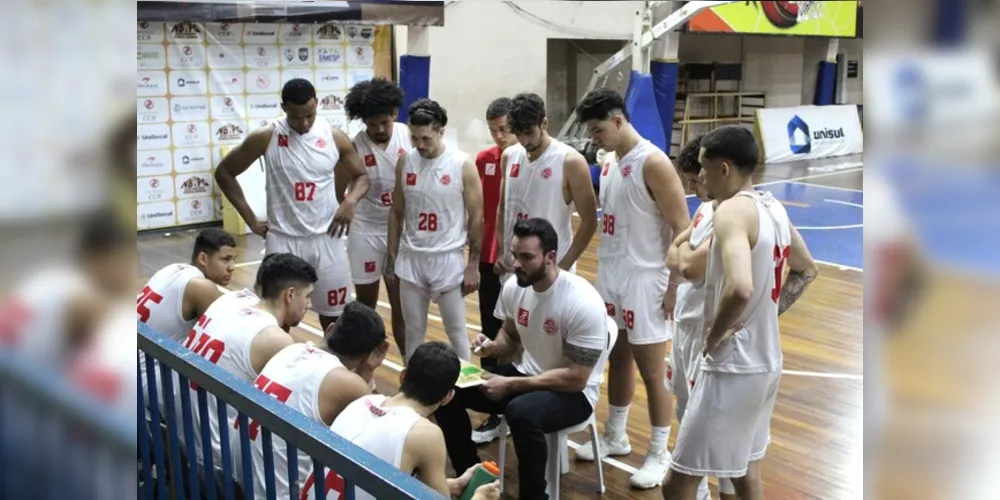 Equipe é comandada pelo técnico Milos Alexander