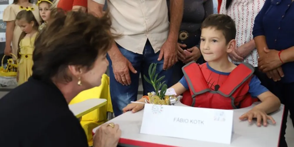 Os mobiliários adaptados eram uma demanda para acomodar melhor os aluno