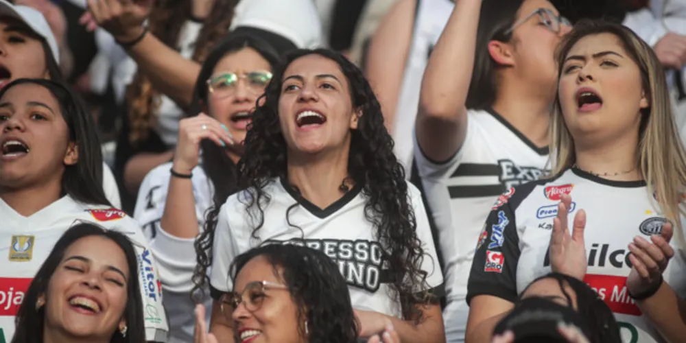 No último jogo em casa, foram quase 6 mil mulheres e crianças nas arquibancadas