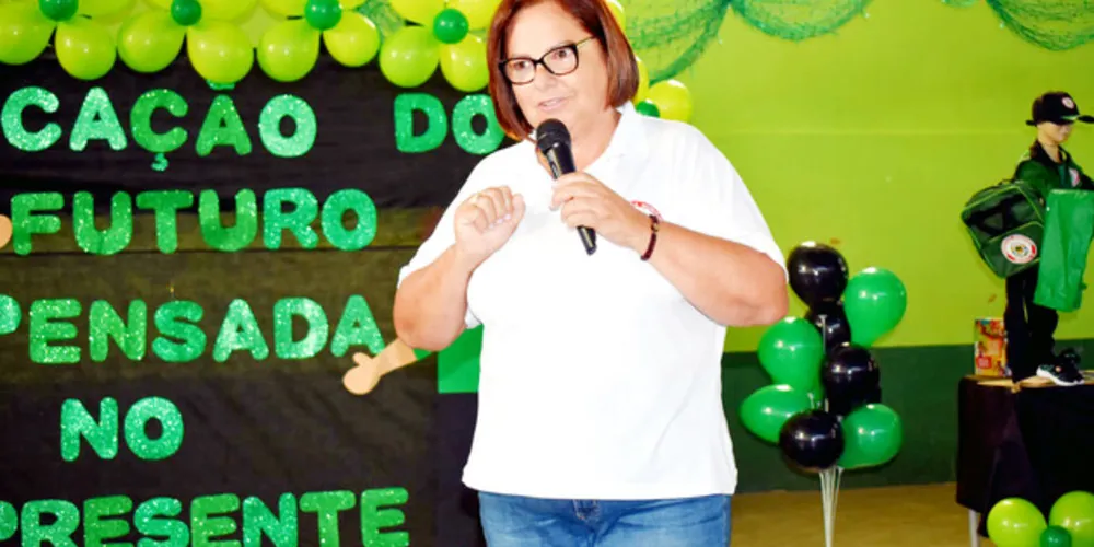 Prefeita Alcione Lemos é a primeira mulher a liderar o Executivo municipal de Jaguariaíva em todos os 200 anos de história