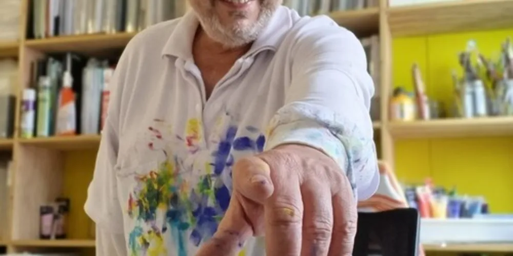 Atualmente é membro efetivo do Centro de Letras do Paraná e Diretor Geral do Instituto Montes Ribeiro