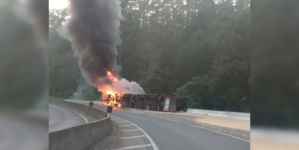 A carreta estava carregada com soja