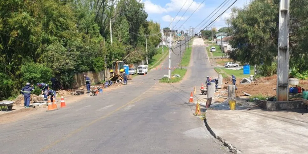 O conjunto de intervenções também reúne a remoção do pavimento deteriorado com nova base e sub-base