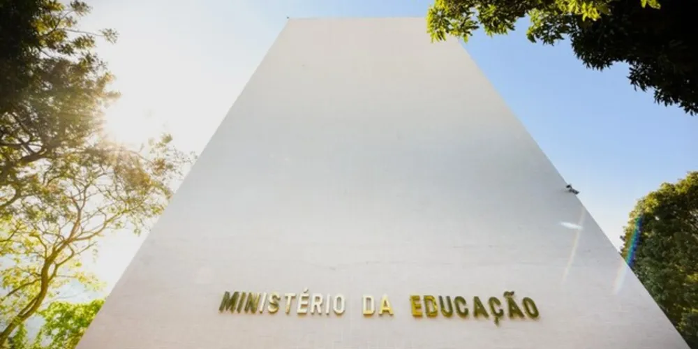 Ao todo são oferecidas 220 vagas de nível superior no MEC