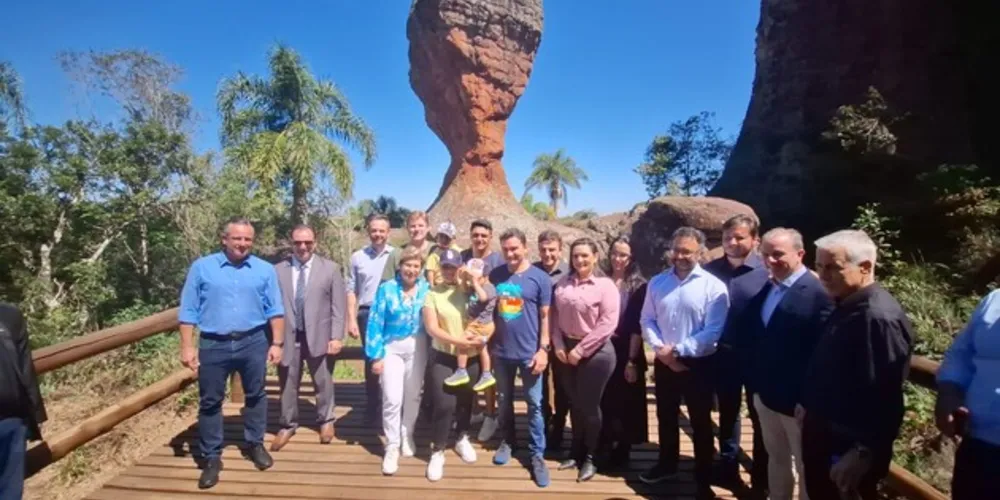 Lideranças durante visita à Taça do Parque Estadual de Vila Velha
