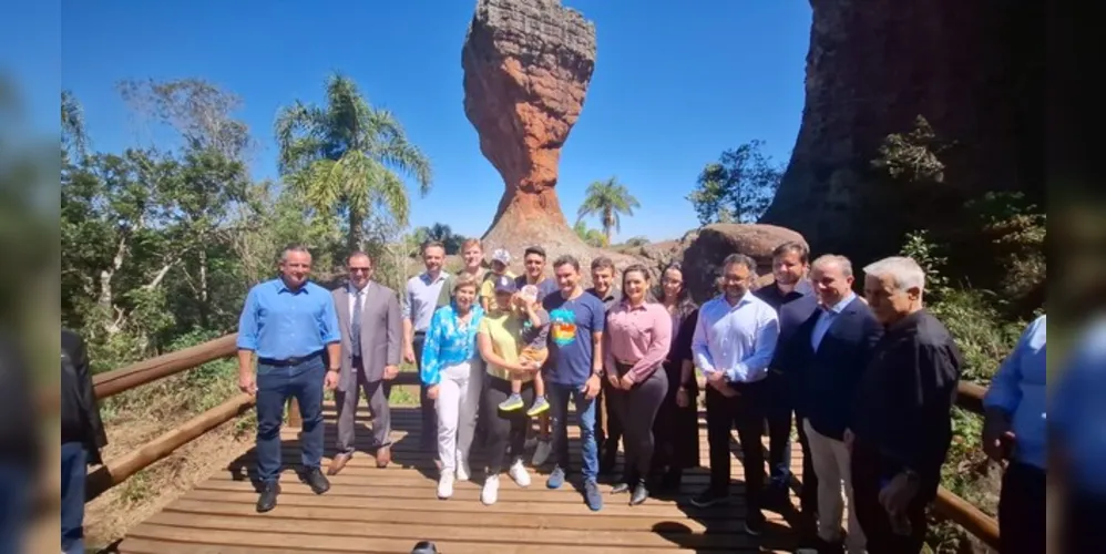 Lideranças durante visita à Taça do Parque Estadual de Vila Velha