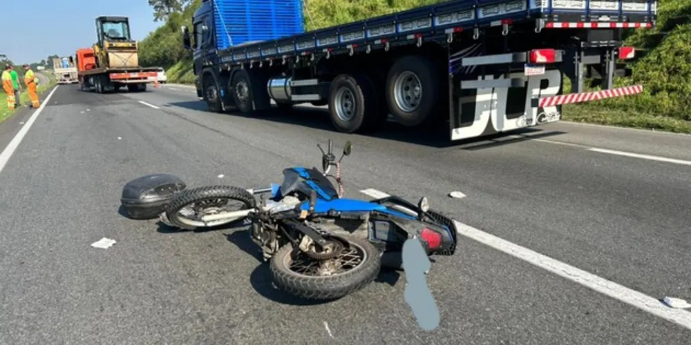 Acidente aconteceu na manhã deste sábado (23) na BR-277, em Campo Largo