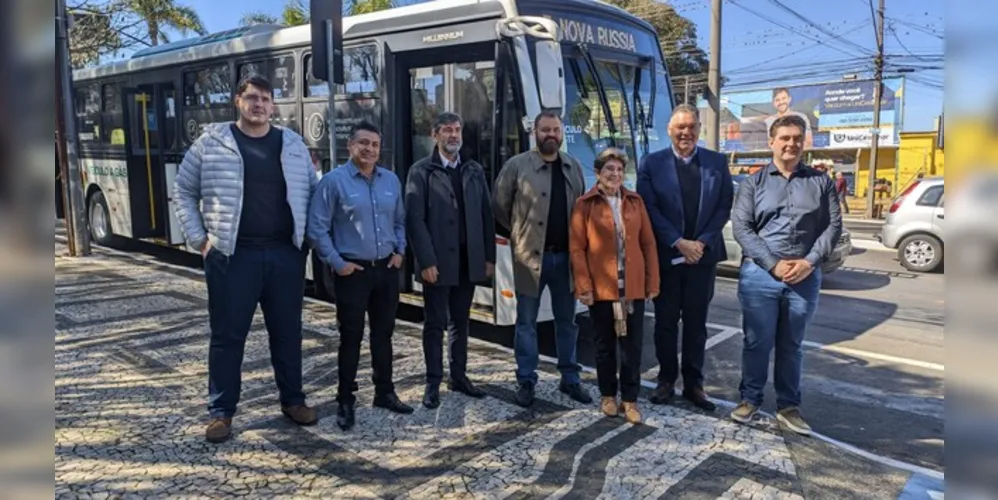 Veículo passou pelos terminais da cidade nesta segunda (31) e será testado por um mês