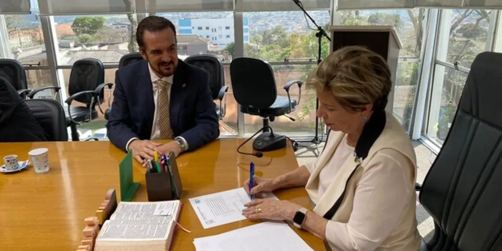 O protocolo de intenções foi assinado nesta quarta-feira (13) pela prefeita Elizabeth Schmid