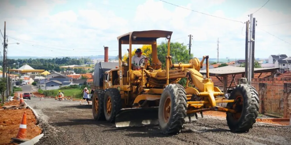 Prefeitura tem como objetivo pavimentar todo o município de Ponta Grossa