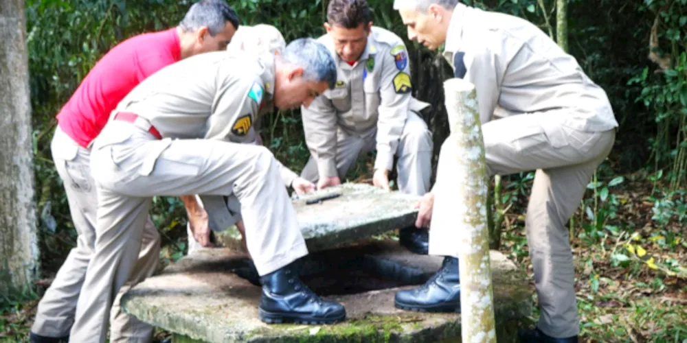 Várias equipes foram acionadas, à época, para verificar o 'poço macabro'