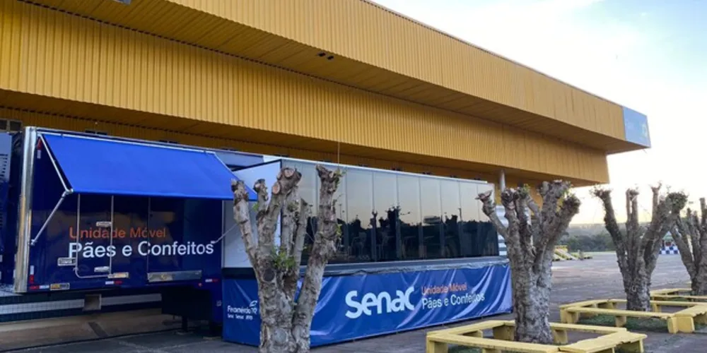 O trabalho de preparação do local para o evento está mobilizando trabalhadores que atuam em várias frentes