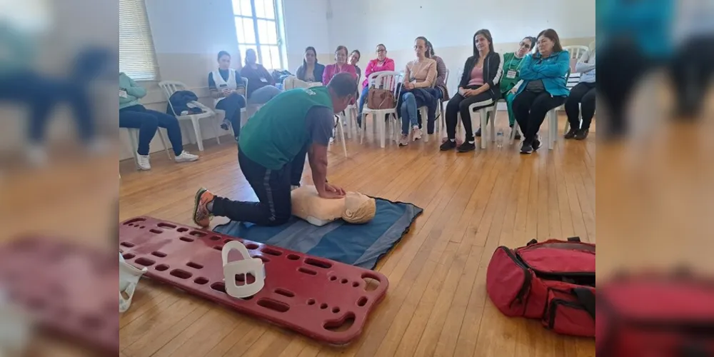 Participantes tiveram a oportunidade de adquirir conhecimentos sobre sinais vitais, abordagem primária das vítimas e acionamento do socorro especializado