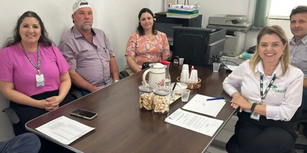 Em reunião com a diretoria, prefeito, secretária de Saúde e jurídico do município, buscam propostas para otimizar o atendimento dos tibagianos