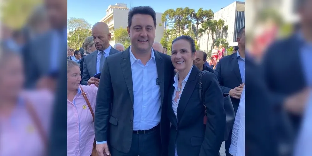 A vice-prefeita de Telêmaco Borba, Rita Araújo, participou, juntamente com o governador Carlos Massa Ratinho Jr., na manhã desta sexta-feira (18), no Palácio Iguaçu, do lançamento do Projeto Falcão,