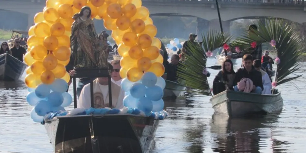 O barqueiro José Wilson Hanesh escoltou a santa