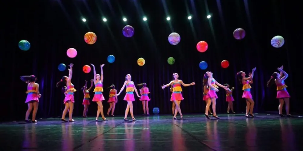 Festival de Dança segue com mostras paralelas e inicia a mostra competitiva