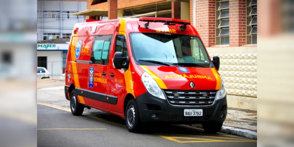 Equipes do Corpo de Bombeiros foram acionadas para atender a ocorrência