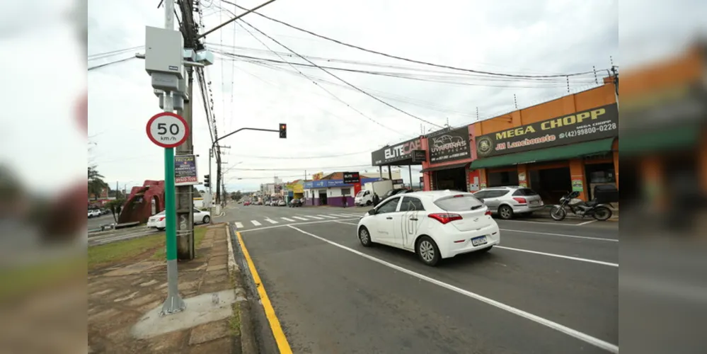 Nas últimas semanas, o Município iniciou a implantação de 14 novos dispositivos de fiscalização de velocidade em diversos pontos da cidade