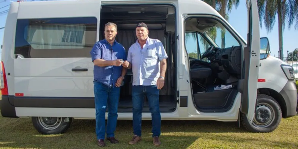 A van foi conquistada através do então deputado estadual Plauto Miró Guimarãe