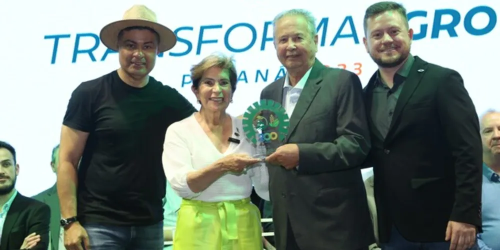 Lideranças políticas e do agro na abertura do evento