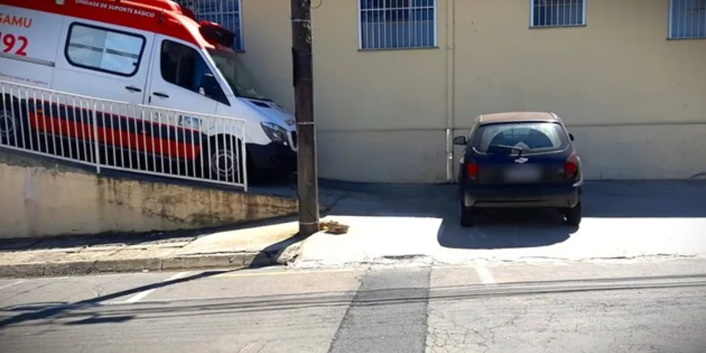 Carro teria estacionado em local proibido