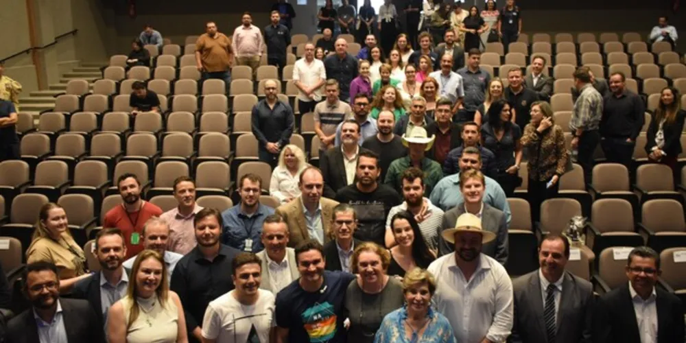 Na Casa do Empresário, o Ministro participou de um encontro com lideranças da região