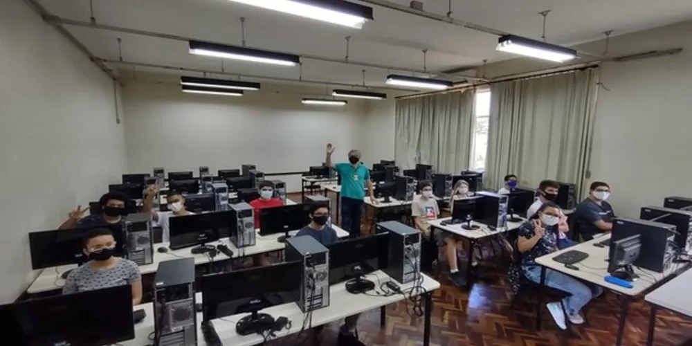 Aulas são em estrutura no campus da UTFPR
