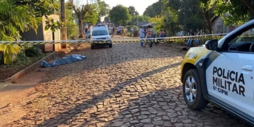 Após o socorrista chegar para prestar atendimento às vítimas baleadas, o criminoso voltou ao local e também atirou contra o profissional da saúde