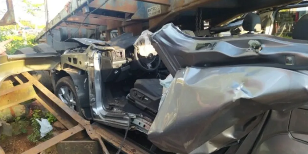 Equipes da PRF e Siate estiveram no local