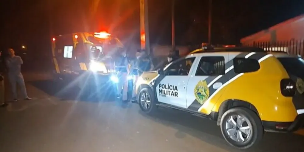 Dois homens trocaram facadas em dois pontos da cidade; O genro, de 23 anos, teve ferimentos graves na região do abdômen