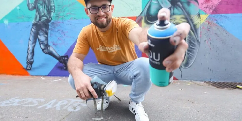 Jackson Paes (foto) trabalha com o graffiti há 15 anos