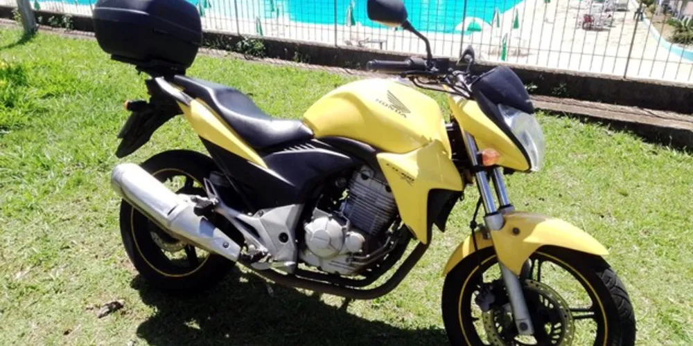 Moto Honda CB300 foi furtada na região do Jardim Carvalho