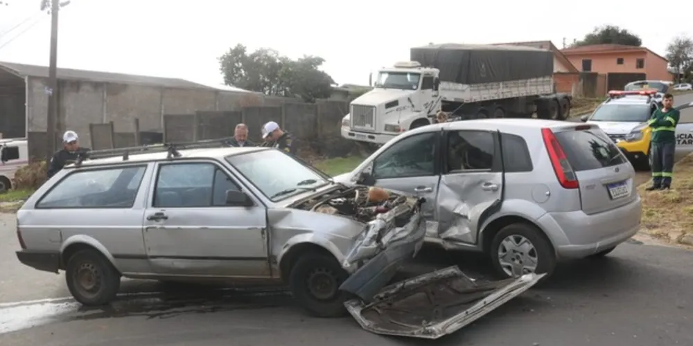 Acidente foi por volta das 8 horas da manhã desta quarta