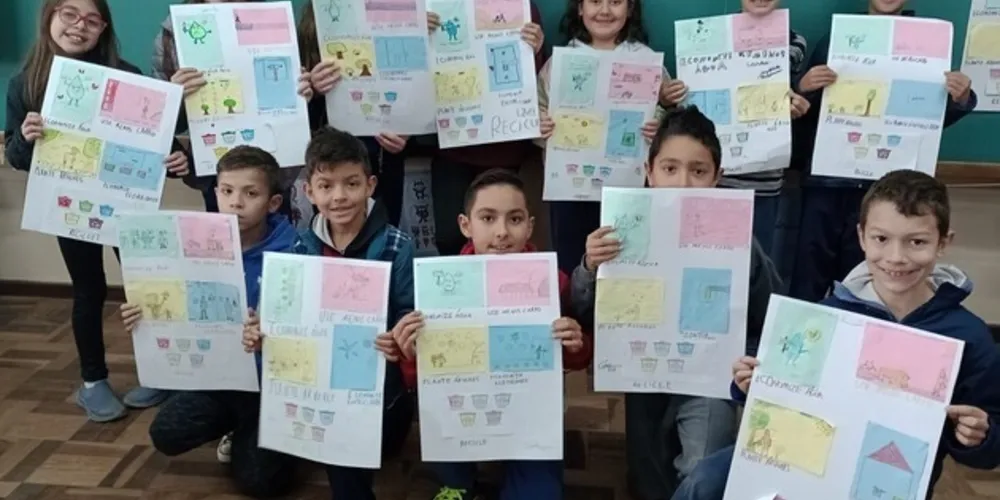 A partir dos estudos em sala, os alunos elaboraram cartazes e gravaram vídeos com dicas sobre como preservar a natureza