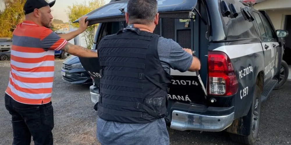 Policiais cumpriram o mandado de prisão nesta sexta-feira