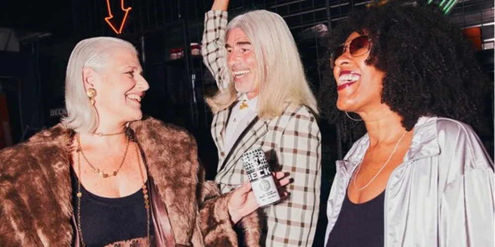 Beck's 70+ traz experiência sensorial em movimento pró-aging.