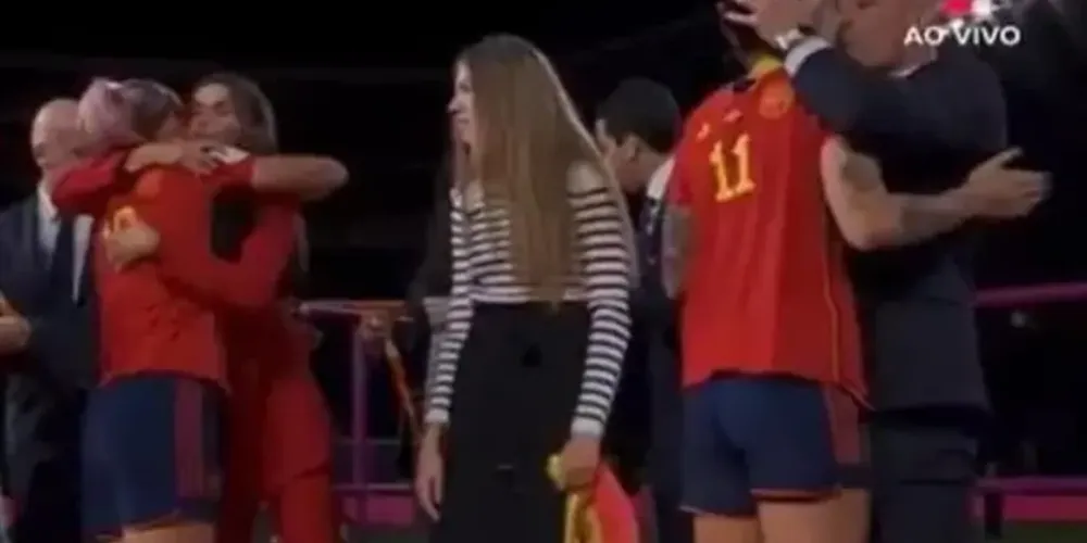 A atleta se mostrou incomodada com a situação protagonizada pelo presidente da FEF em live após o jogo