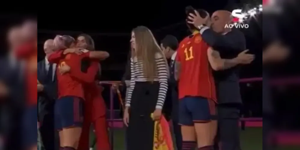 A atleta se mostrou incomodada com a situação protagonizada pelo presidente da FEF em live após o jogo