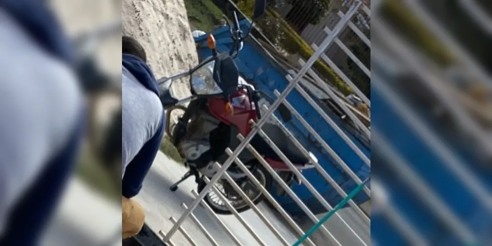 Moto estava estacionada na rua Riachuelo