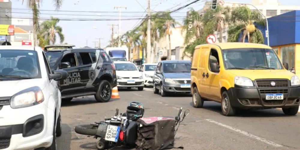 Acidente aconteceu na avenida Ernesto Vilela