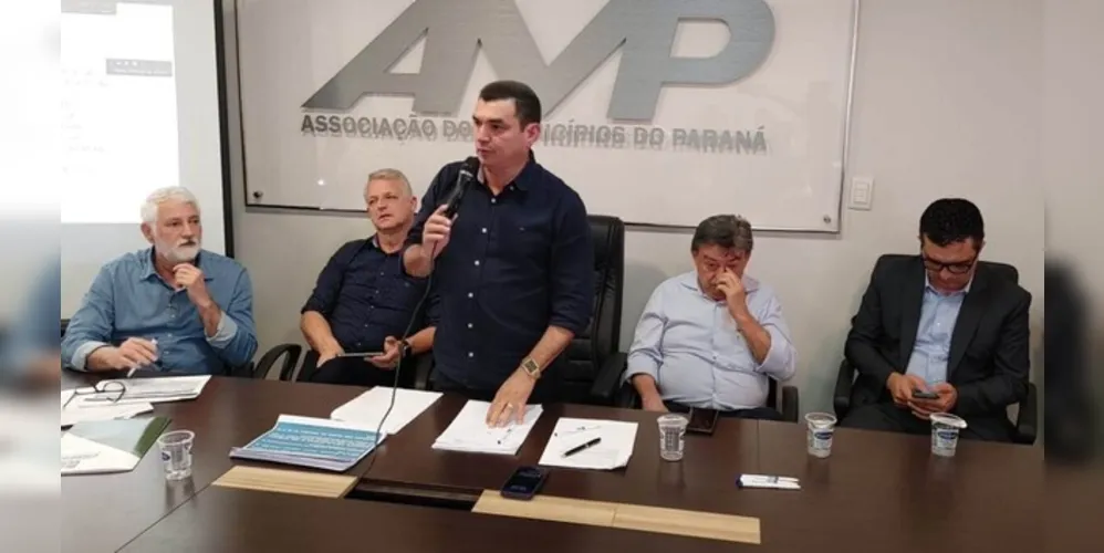 O movimento está sendo organizado pela AMP, pelas 19 associações regionais de municípios e pelas prefeituras de todas as regiões