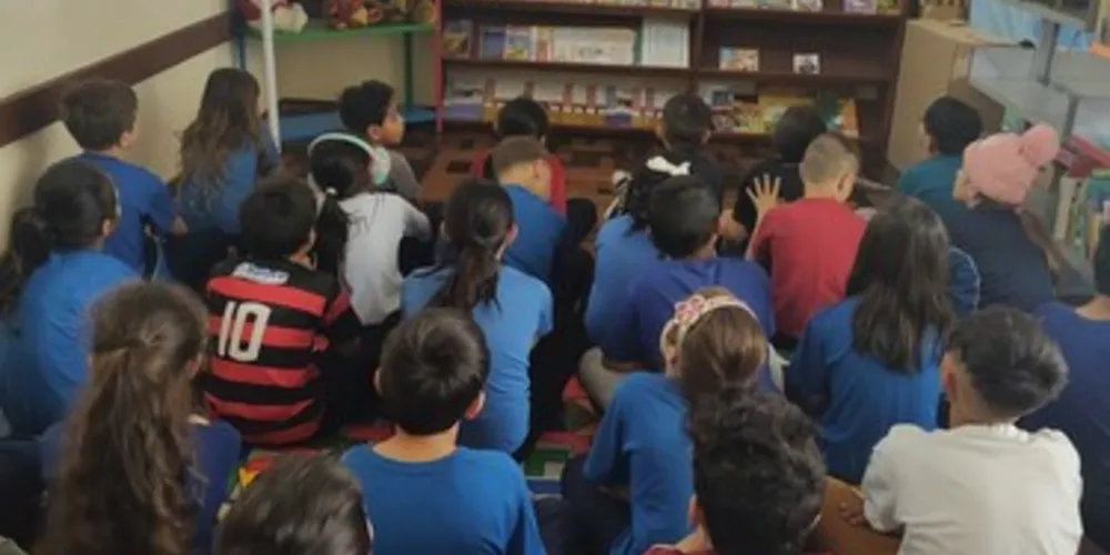 A partir da aula disponibilizada pelo projeto Vamos Ler, os alunos compreenderam os diversos componentes do folclore brasileiro