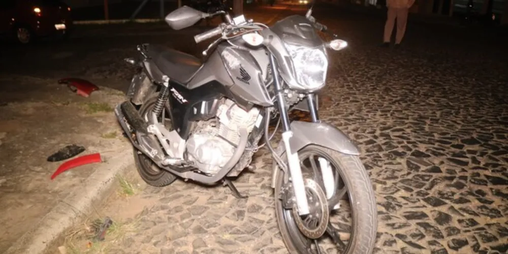 colisão aconteceu na esquina entre a Avenida Rocha Pombo e a rua Henrique Thielen