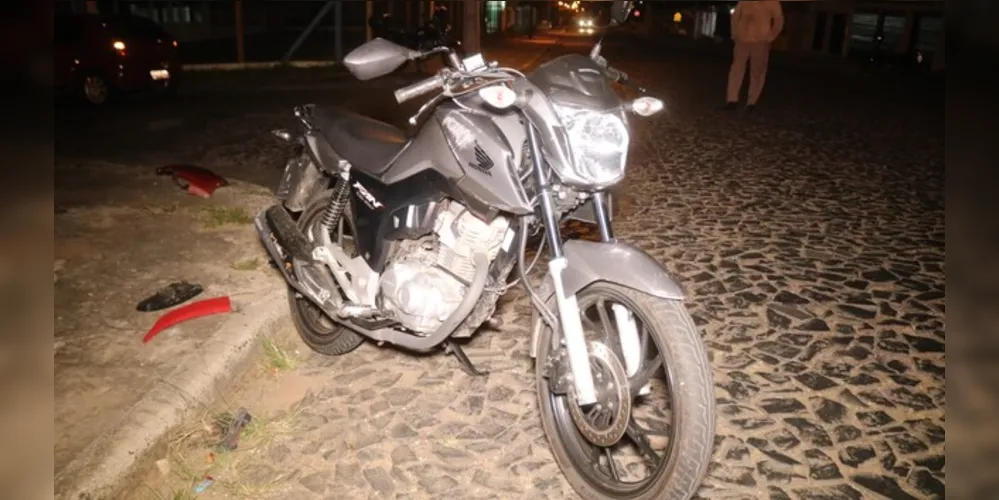 colisão aconteceu na esquina entre a Avenida Rocha Pombo e a rua Henrique Thielen